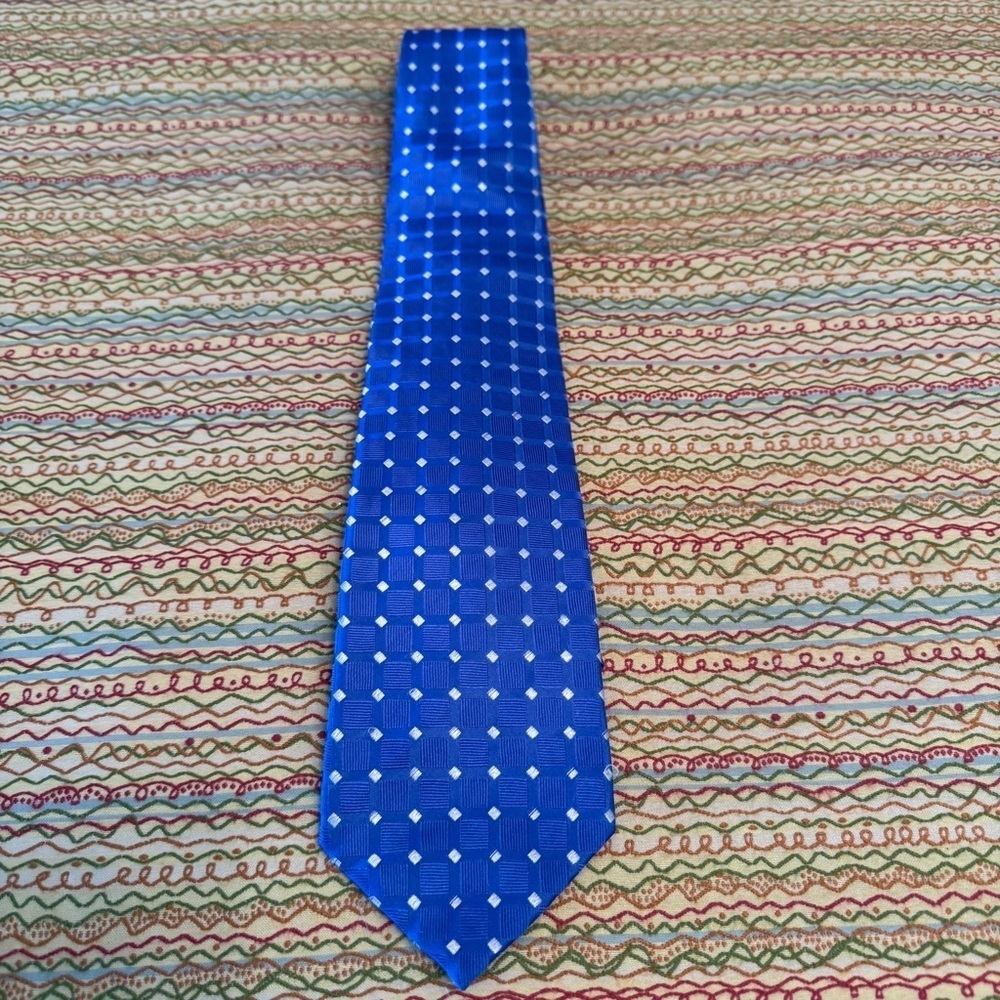 Stafford 100% Silk Classic Blue Dot Patterned Tie